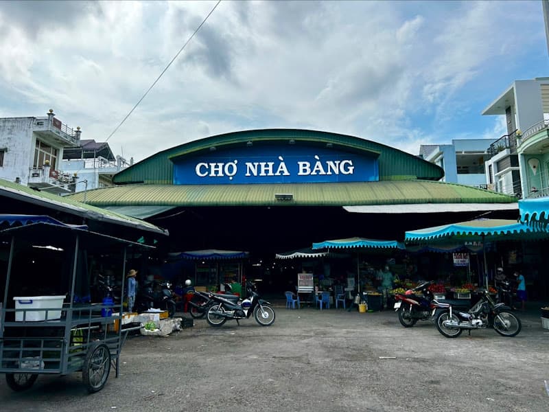 Ảnh bìa Hoa Tươi Và Trái Cây Tươi Nhà Bàng